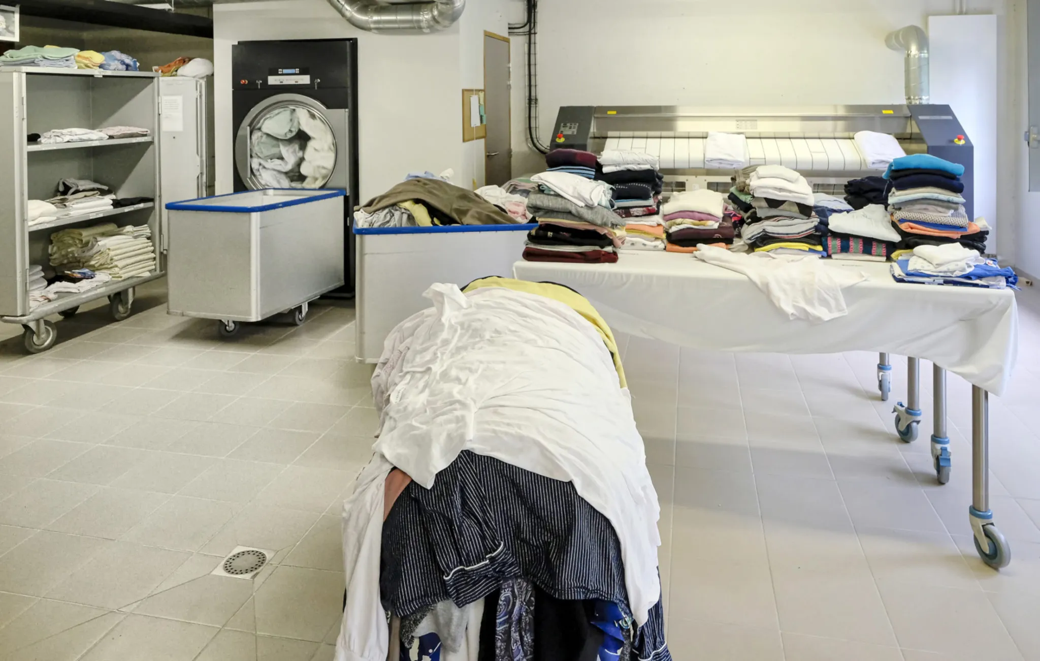 Wäscherei mit Waschmaschine in einem Seniorenheim